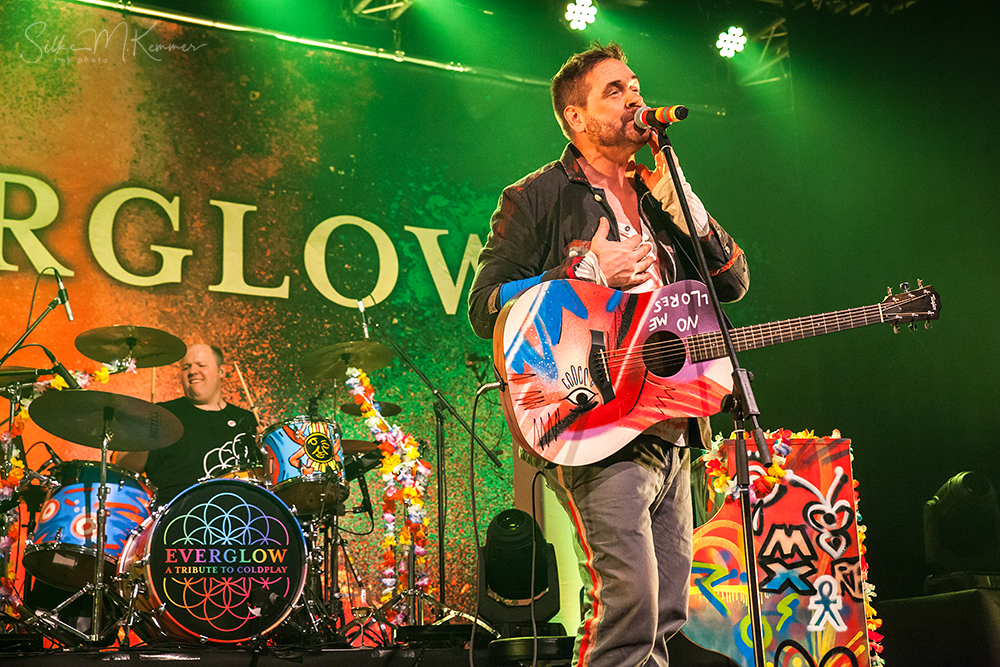 EVERGLOW Konfetti-Finale