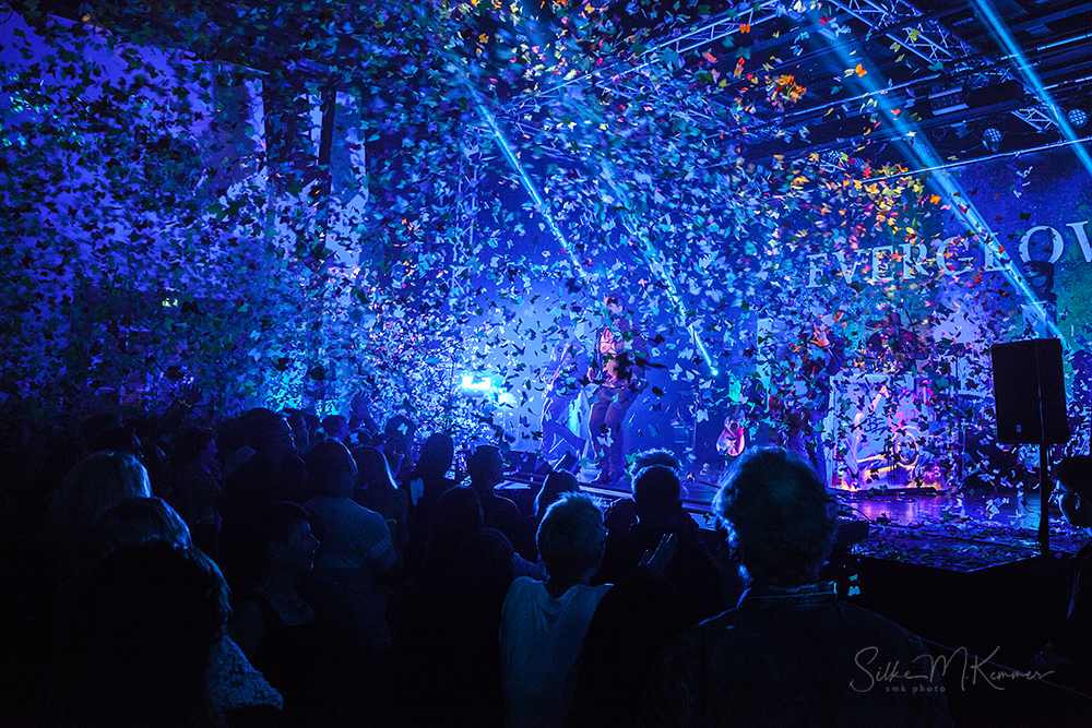 EVERGLOW Schlagzeug & Gesang